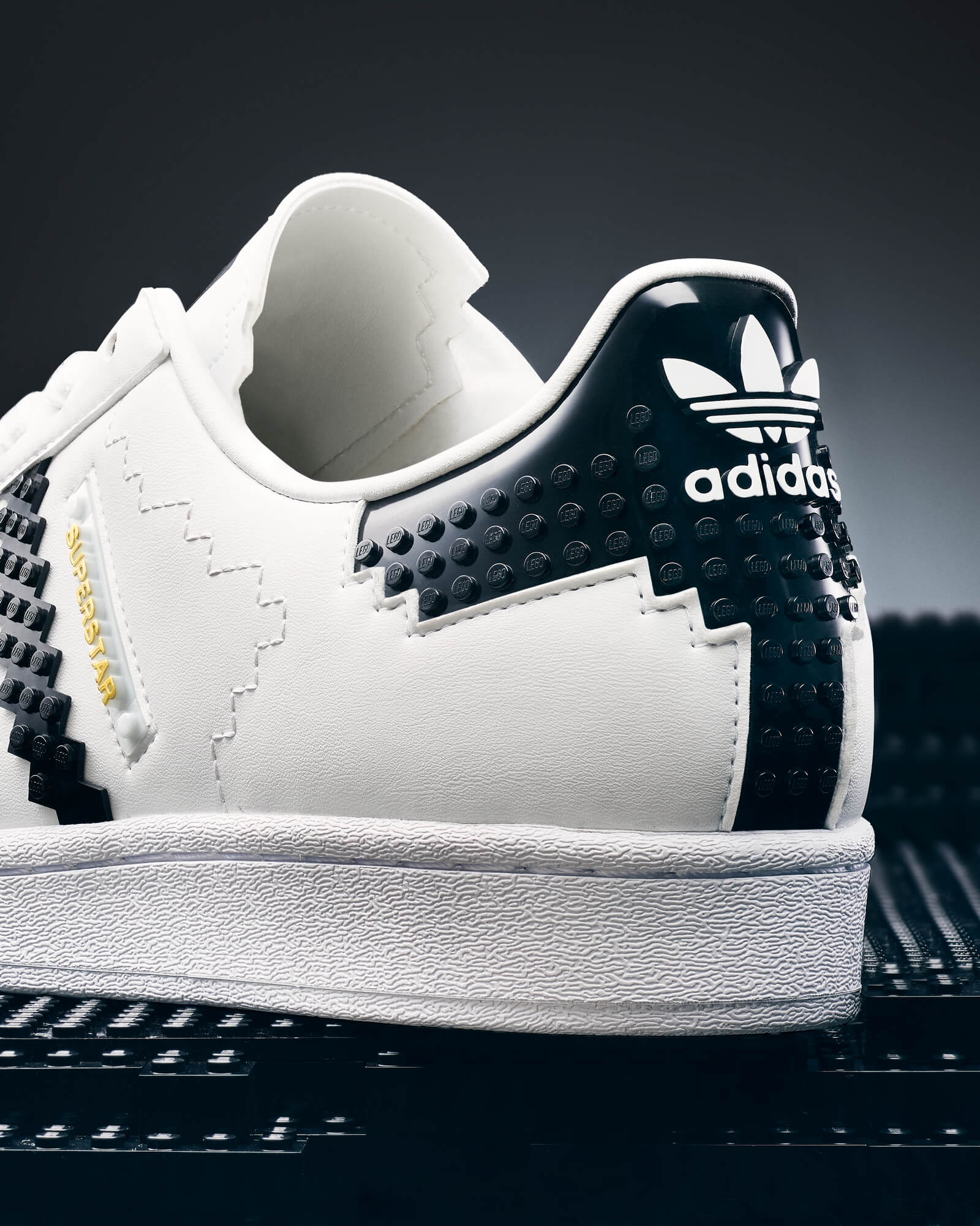 adidas Originals x LEGO Superstar und LEGO Edition des Shell Toe ...